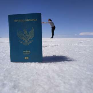 The Naked Traveler – Journey Redefined