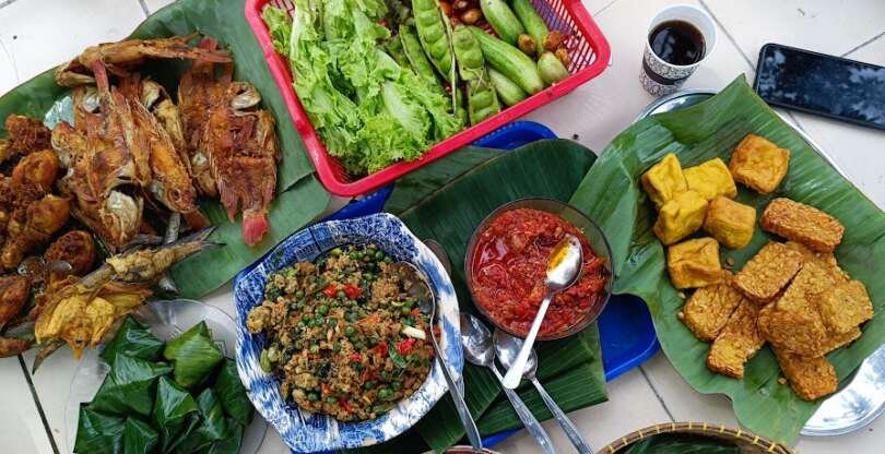 Geng Ibu-Ibu Kuburan